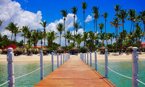 A Dominican Republic yacht charter has stunning walkways into the ocean